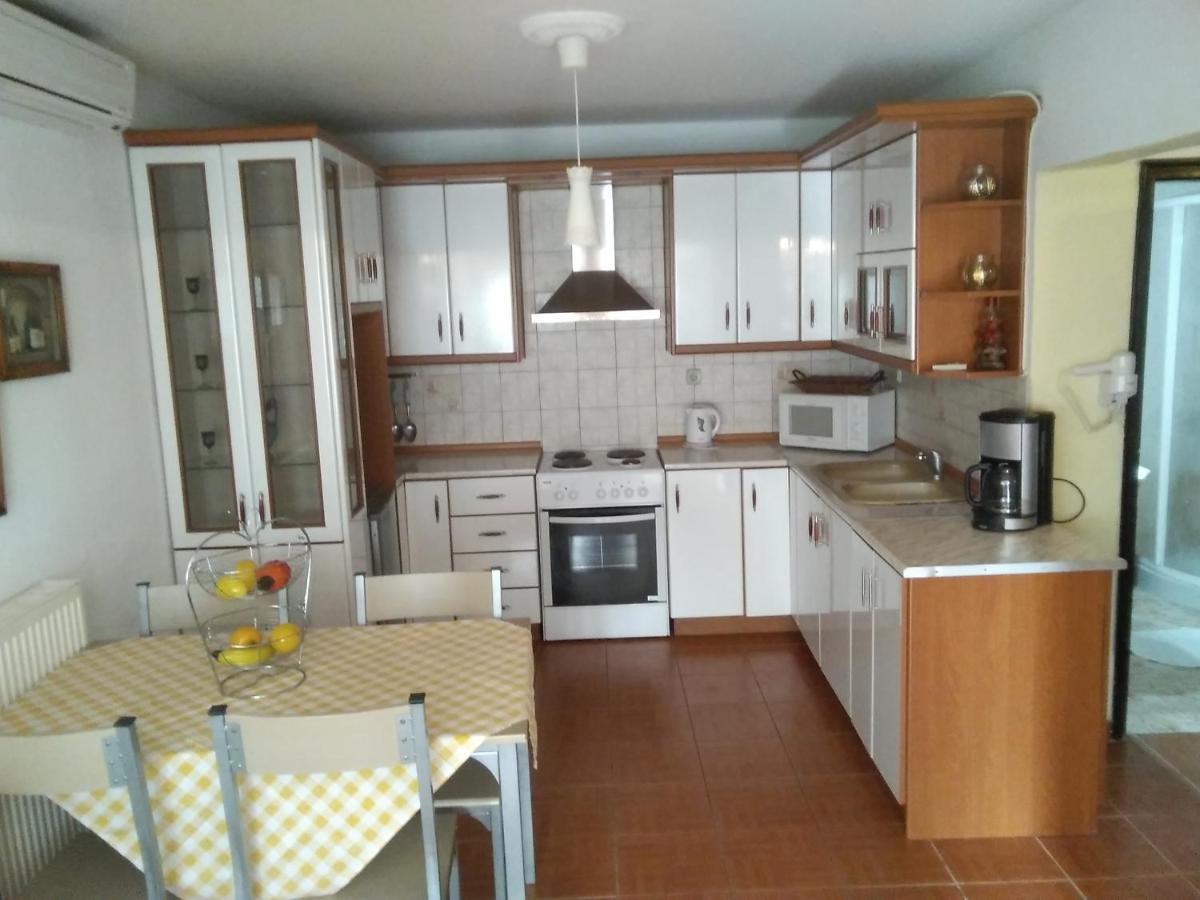 Villa Konstantina Nea Skioni Exteriör bild